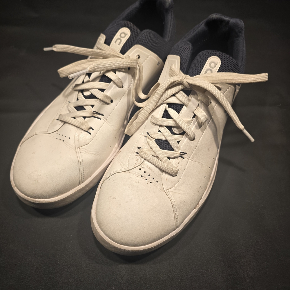 On Running Men's White Roger Sneakers